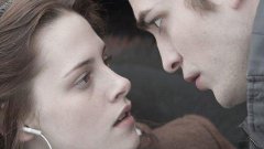 Kristen Stewart and Robert Patinson in Twilight
